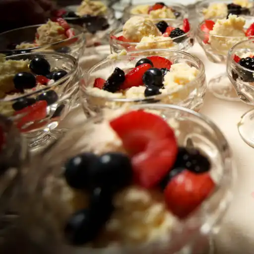 Cheesecake w/fresh fruit